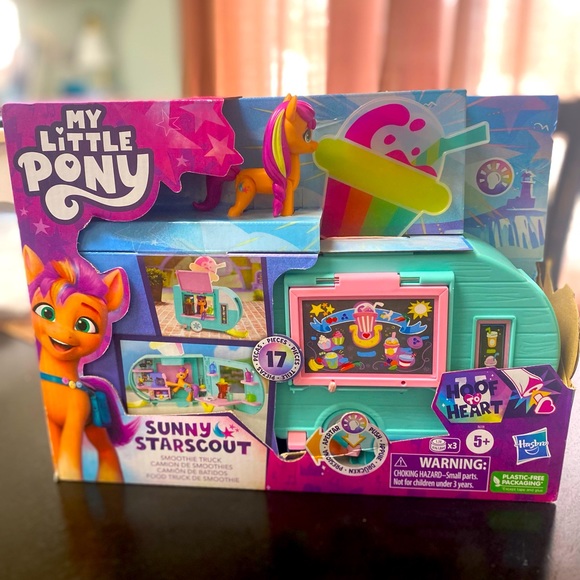 My Little Pony Toys Sunnie Starscout Smoothie Truck Doll - Picture 3 of 4